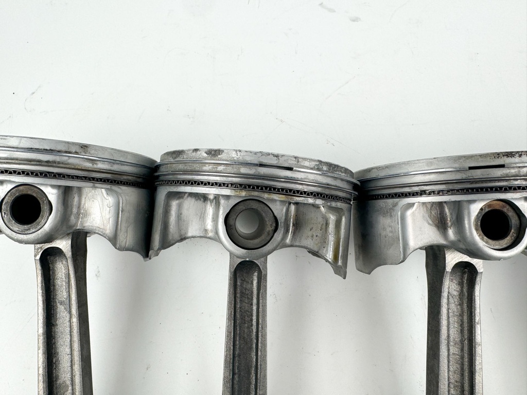 2005 Yamaha 150HP 4 Stroke Outboard Piston & Connecting Rod Set 63P-W1164-01-00