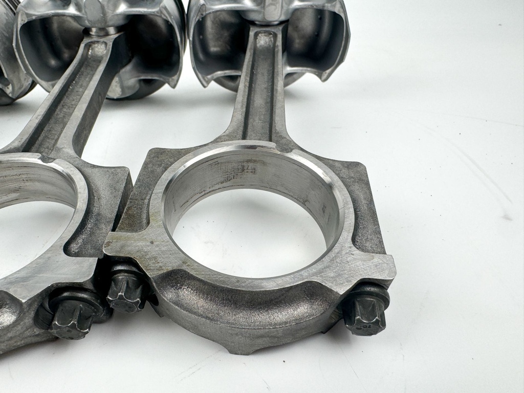 2005 Yamaha 150HP 4 Stroke Outboard Piston & Connecting Rod Set 63P-W1164-01-00