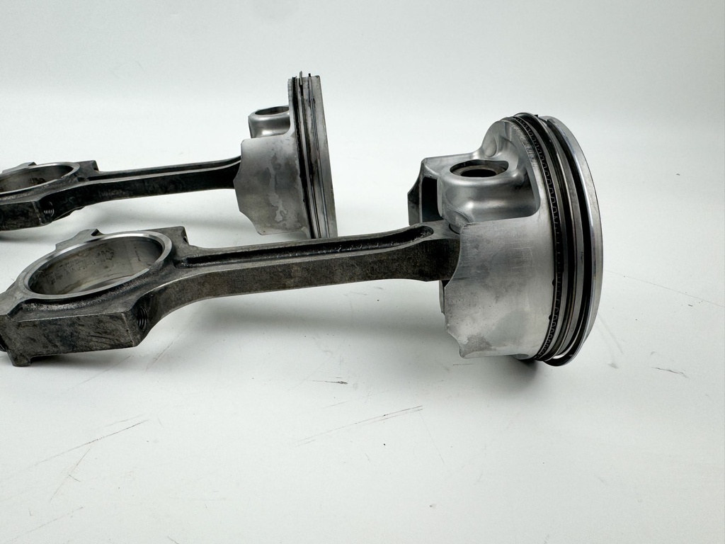 2005 Yamaha 150HP 4 Stroke Outboard Piston & Connecting Rod Set 63P-W1164-01-00