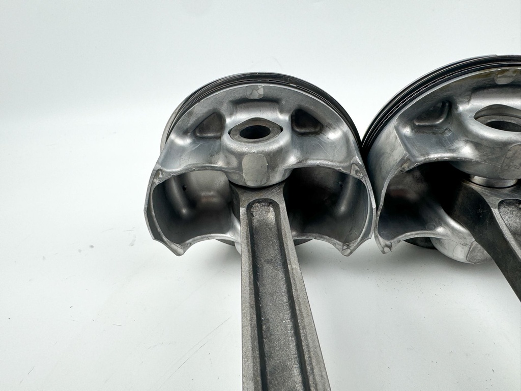 2005 Yamaha 150HP 4 Stroke Outboard Piston & Connecting Rod Set 63P-W1164-01-00