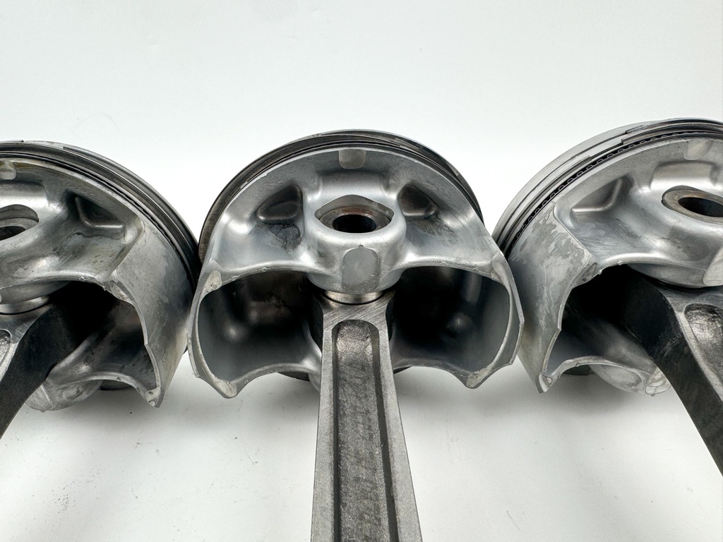 2005 Yamaha 150HP 4 Stroke Outboard Piston & Connecting Rod Set 63P-W1164-01-00