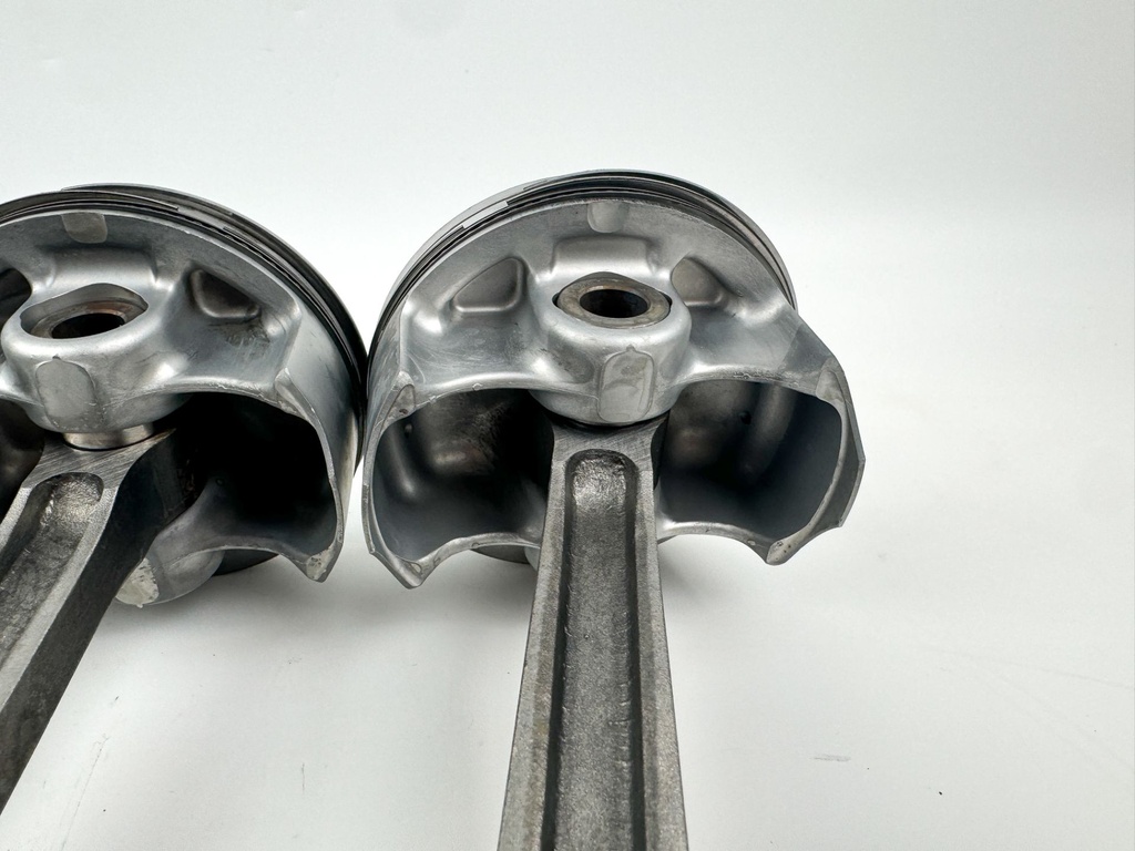 2005 Yamaha 150HP 4 Stroke Outboard Piston & Connecting Rod Set 63P-W1164-01-00