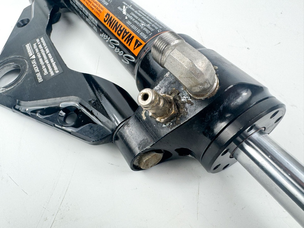 SeaStar Front Mount Outboard Hydraulic Steering Cylinder Assembly Ram HC5345