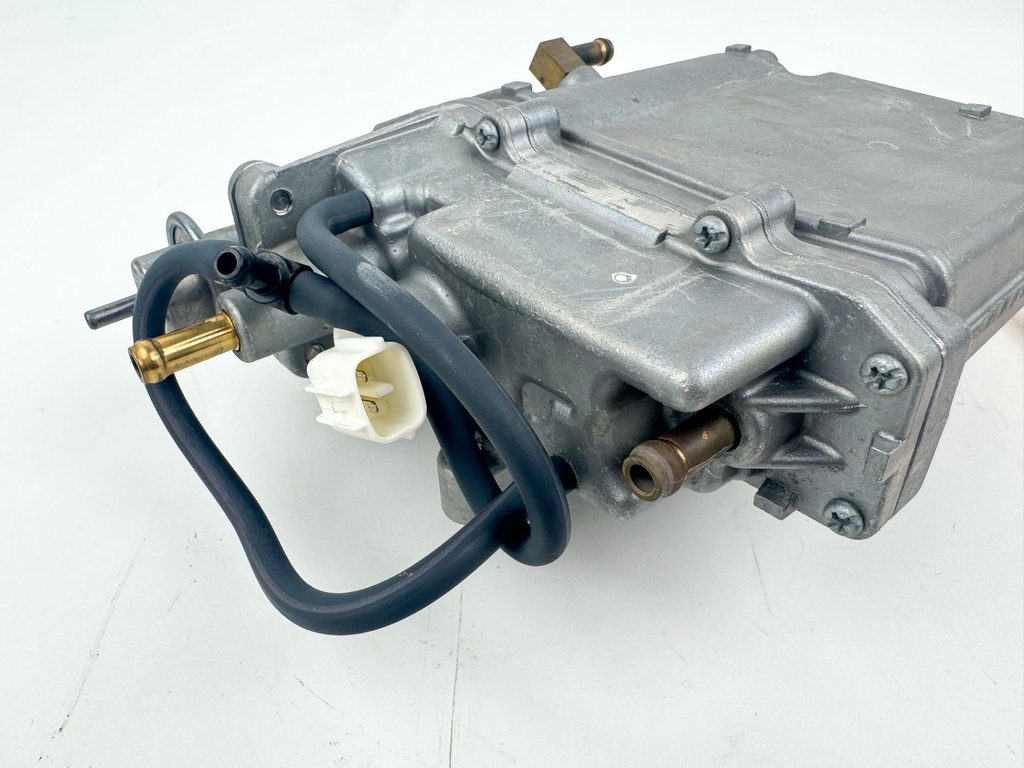 2011 Yamaha 150 HP 4 Stroke Outboard VST Float Chamber Assembly 63P-14180-02-00 OEM