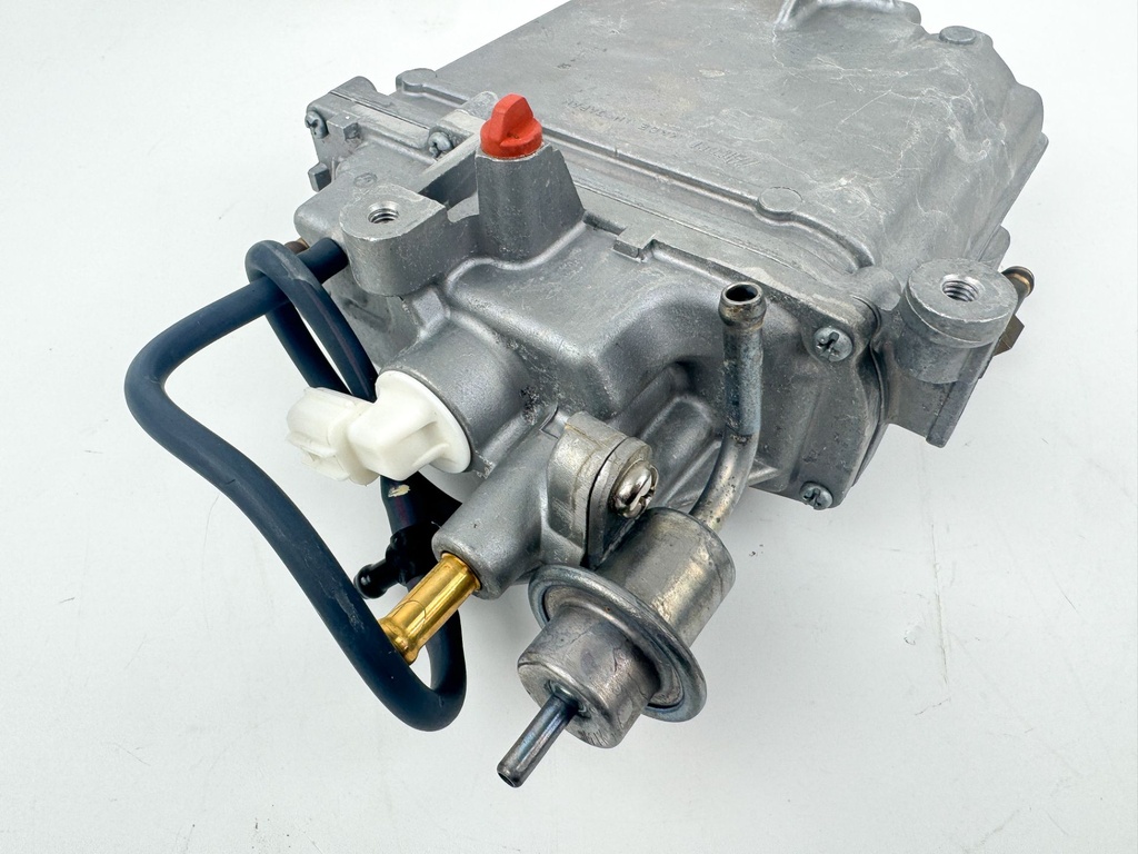 2011 Yamaha 150 HP 4 Stroke Outboard VST Float Chamber Assembly 63P-14180-02-00 OEM