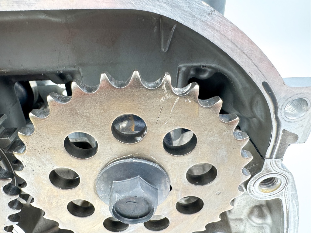 2018 Suzuki 150 HP 4 Stroke Outboard Cylinder Head 11101-96J02 OEM