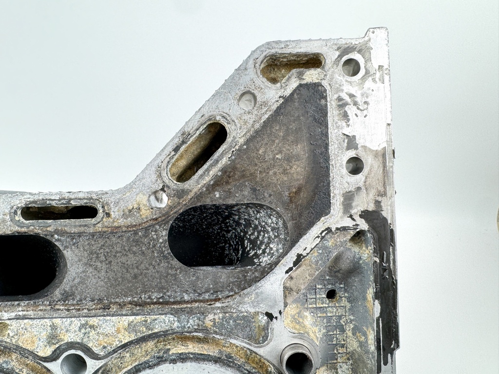 2018 Suzuki 150 HP 4 Stroke Outboard Cylinder Head 11101-96J02 OEM