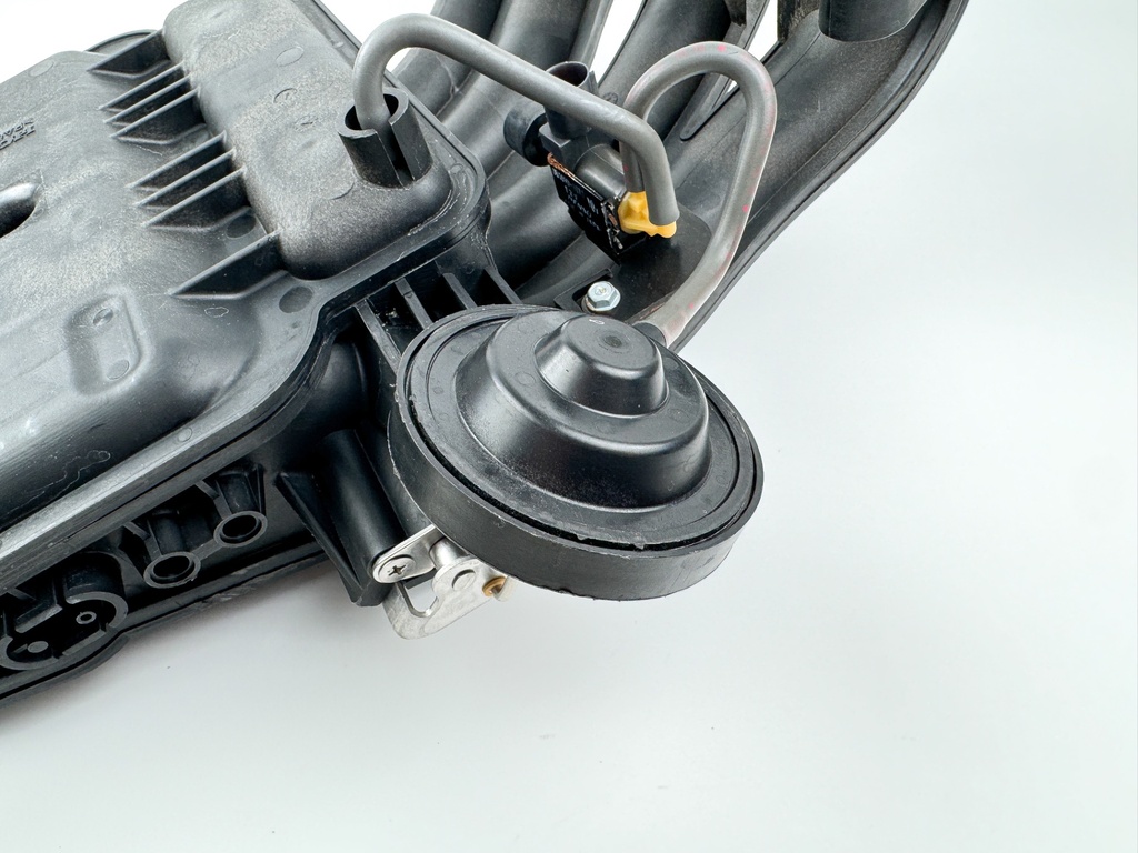 2007 Honda 150 HP 4 Stroke Outboard Intake Manifold 17110-ZY6-003 OEM