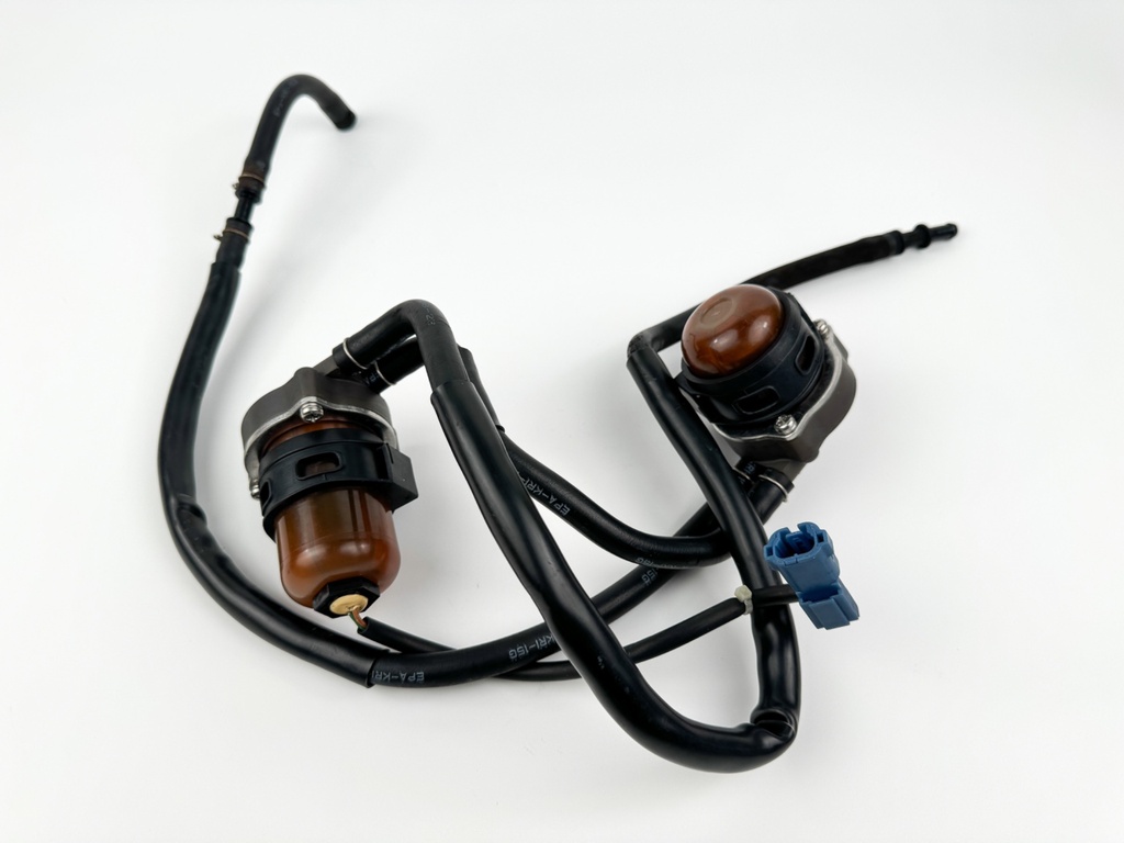 2007 Honda 150 HP 4 Stroke Outboard Water Separator & Fuel Filter 16800-ZY6-003