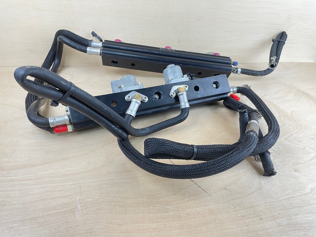 2000 Mercury 200HP 2 Stroke Optimax Fuel Rail Set Port Starboard 858259A1 858258A1