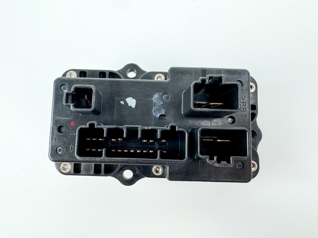 2006 Yamaha 150 HP 4 Stroke Outboard Fuse Box 63P-82170-00-00 OEM