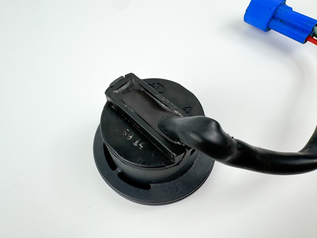 2006 Yamaha 90 HP 2 Stroke Outboard Trim Switch 6H1-82563-10-00 OEM