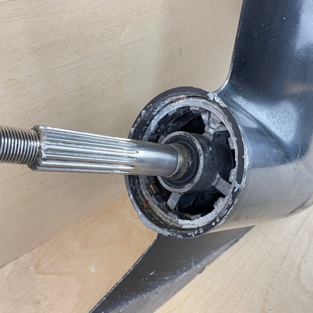 2000 Mercury 200HP Optimax 25" Lower Unit Gearcase Standard Rotation 859399T14