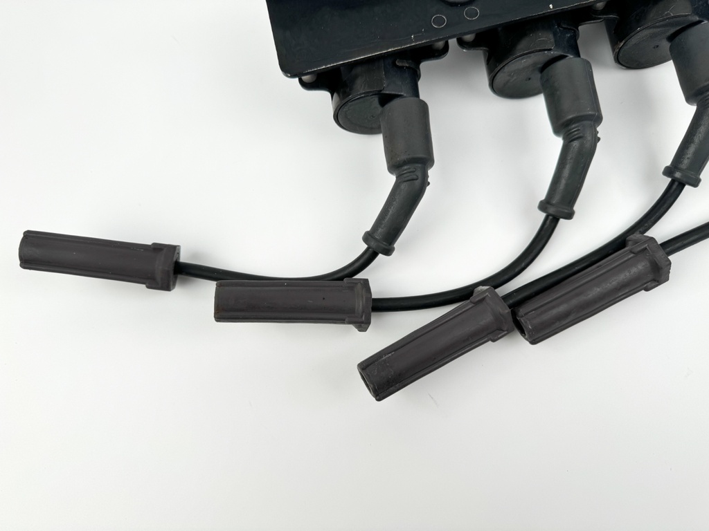 2003 Mercury 60 HP 4 Stroke Outboard Ignition Coil Set W/ Plate 877807A2 OEM