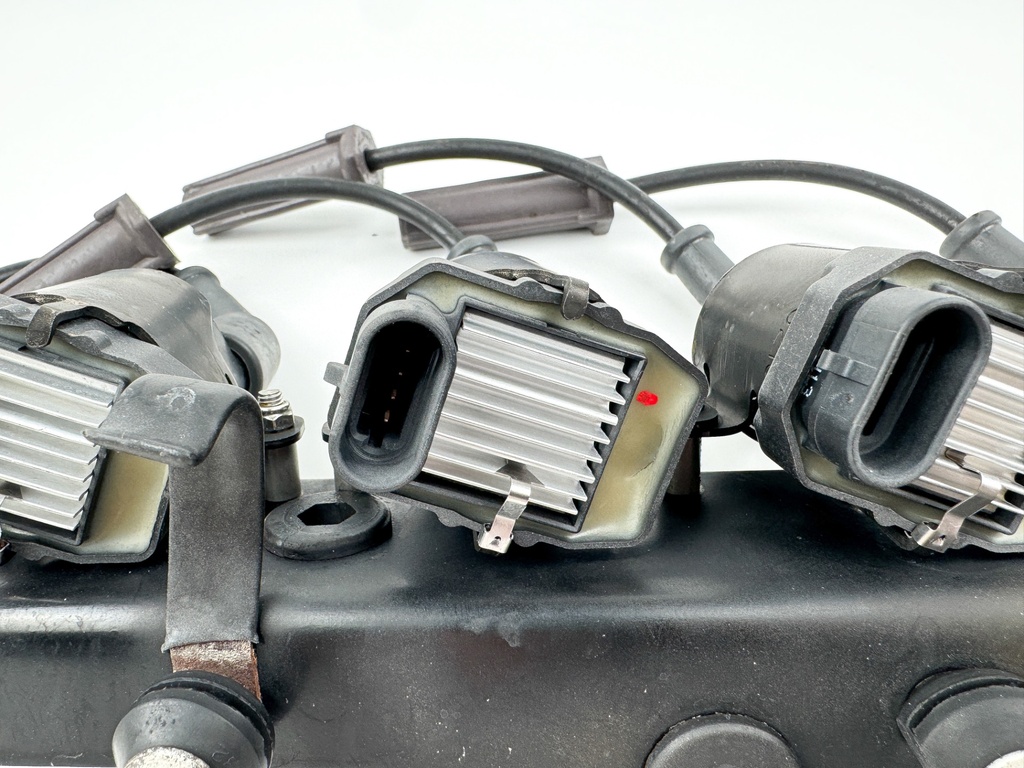 2003 Mercury 60 HP 4 Stroke Outboard Ignition Coil Set W/ Plate 877807A2 OEM