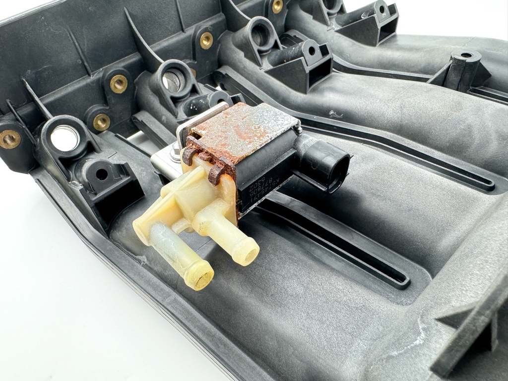 2003 Mercury 60 HP 4 Stroke Outboard Intake Manifold 877829T OEM