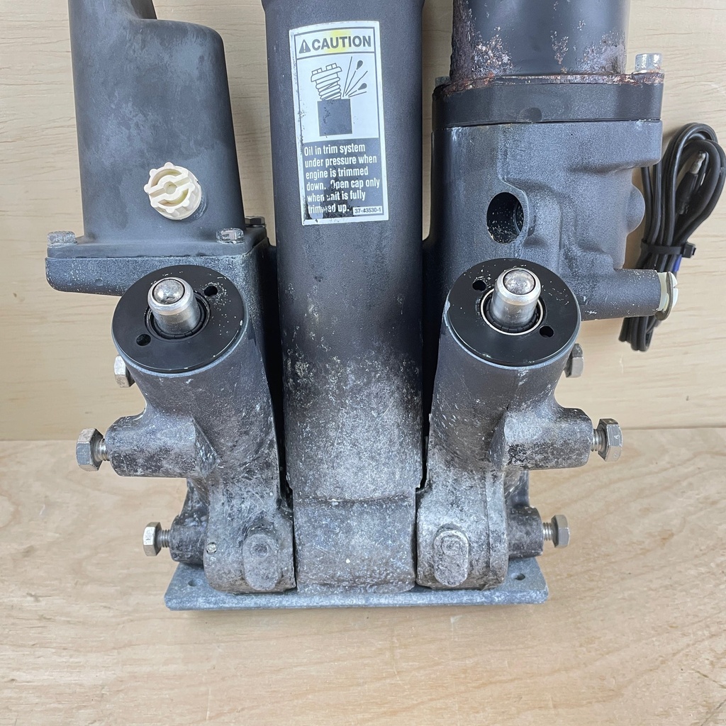 2000 Mercury 200HP 2 Stroke Optimax Power Trim & Tilt Unit Assembly 826729T2