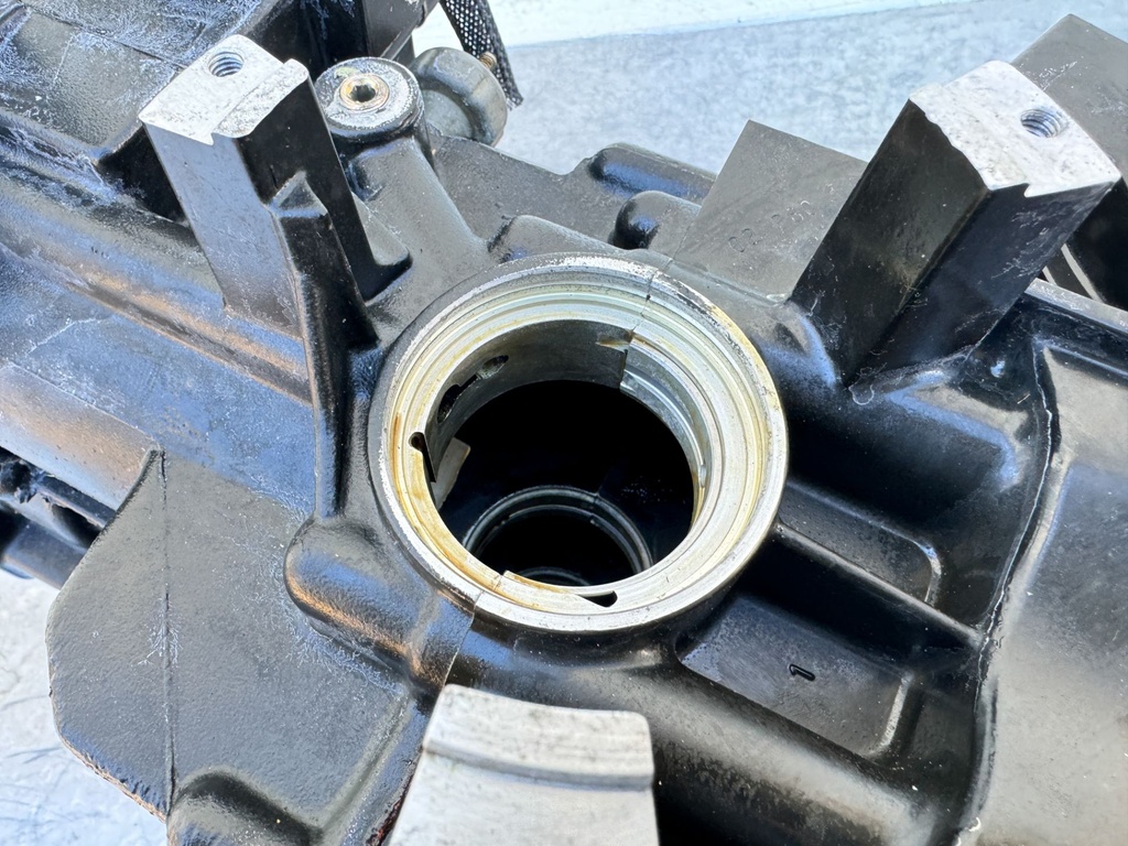 2003 Mercury 60 HP 4 Stroke Outboard Crankcase Short Block Assembly 857015T6 OEM