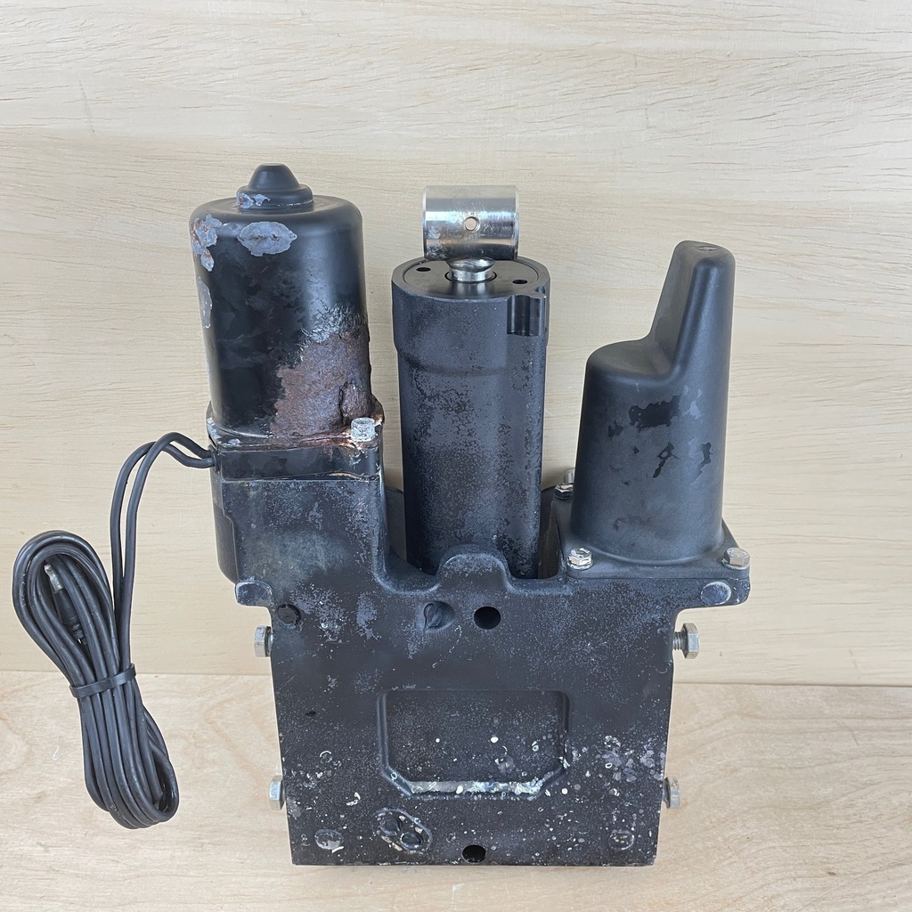 2000 Mercury 200HP 2 Stroke Optimax Power Trim & Tilt Unit Assembly 826729T2