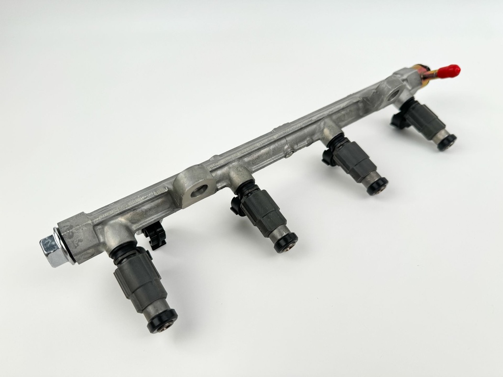 2005 Suzuki 60 HP 4 Stroke Outboard Fuel Injector Set W/ Rail 15710-66D00 OEM