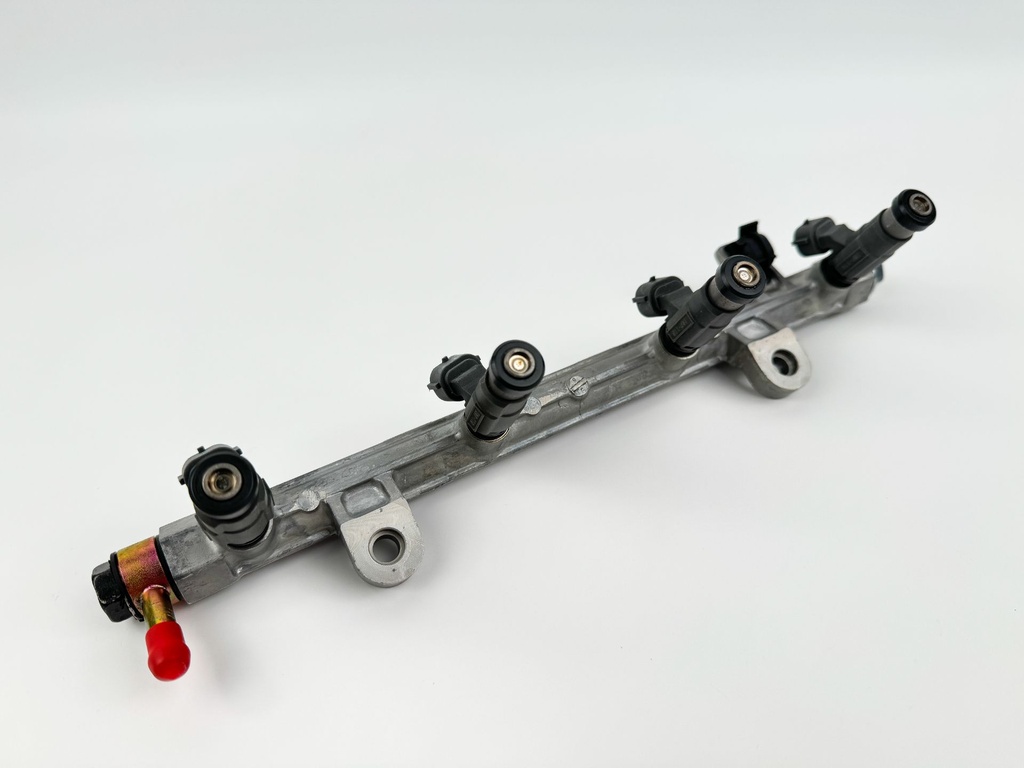 2005 Suzuki 60 HP 4 Stroke Outboard Fuel Injector Set W/ Rail 15710-66D00 OEM