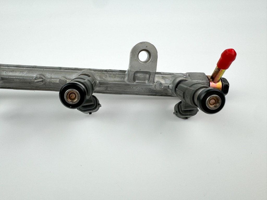 2005 Suzuki 60 HP 4 Stroke Outboard Fuel Injector Set W/ Rail 15710-66D00 OEM