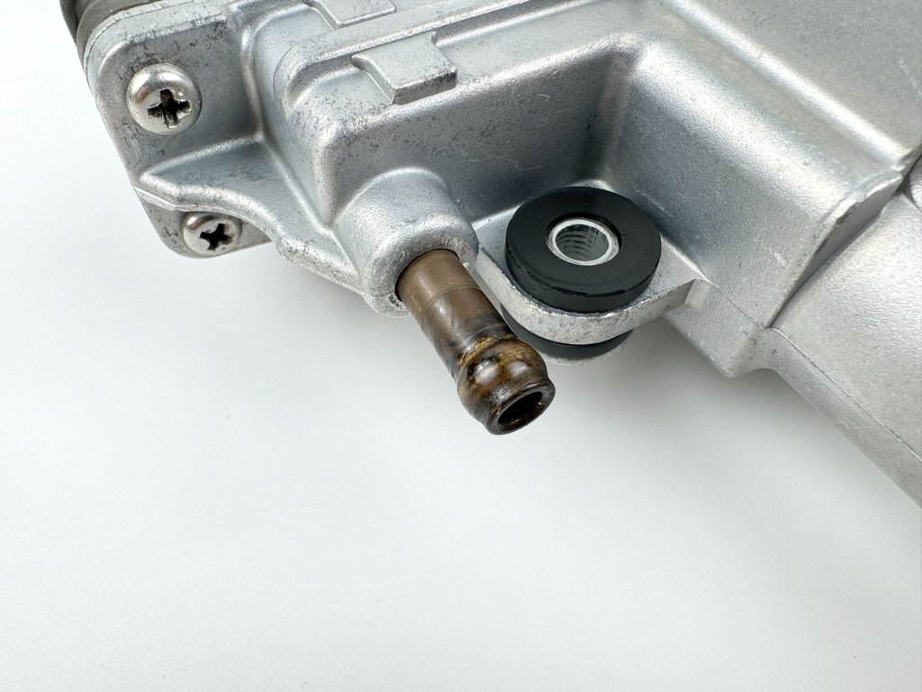 2005 Suzuki 60 HP 4 Stroke Outboard Vapor Separator Tank VST 15600-99E24 OEM