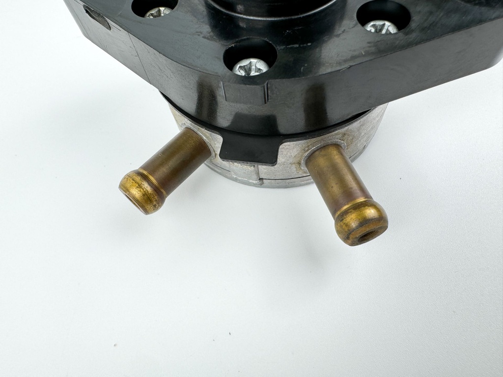 2005 Suzuki 60 HP 4 Stroke Outboard Fuel Pump 15100-99E11 OEM