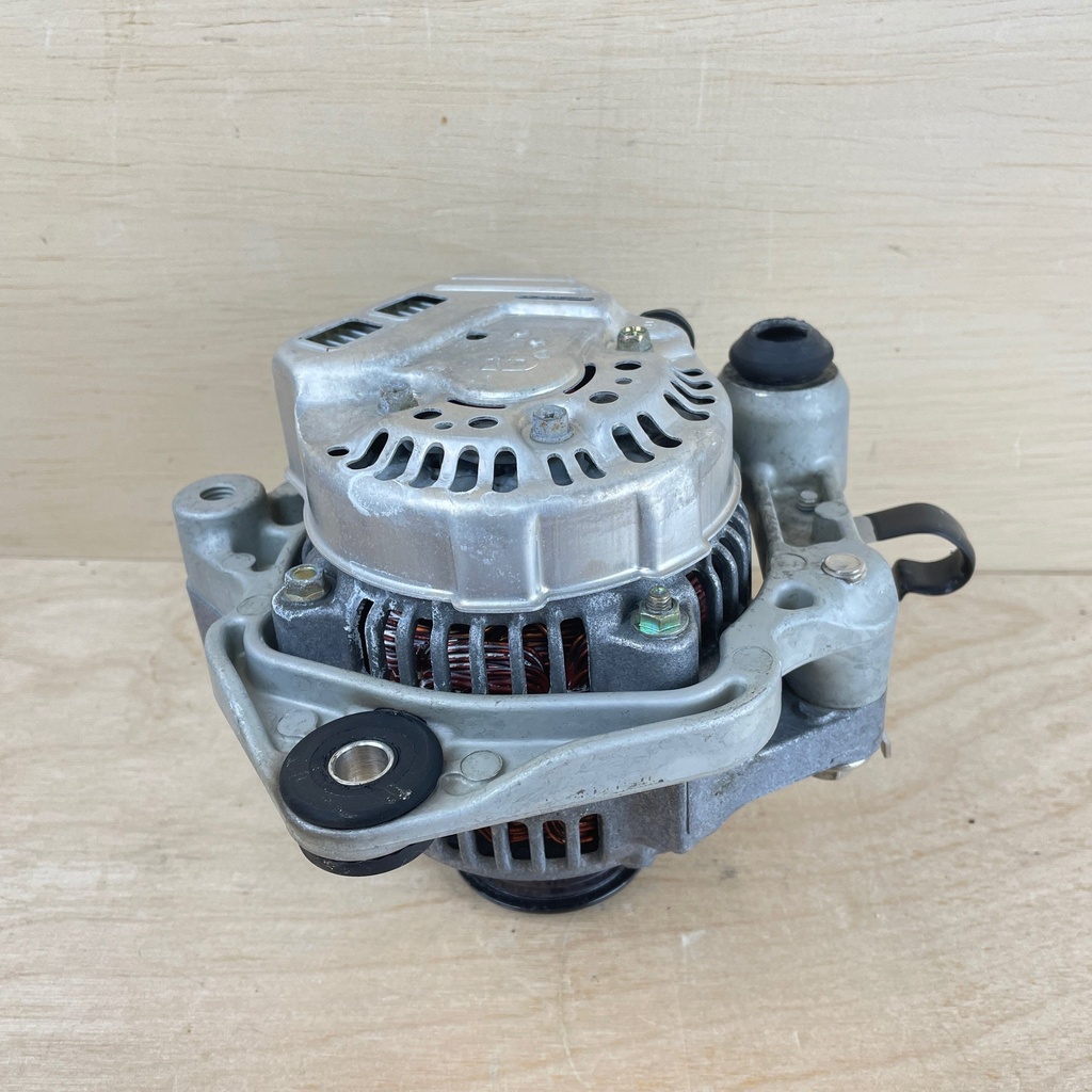 2000 Mercury 200HP 2 Stroke Optimax Alternator Assembly 8M0064020