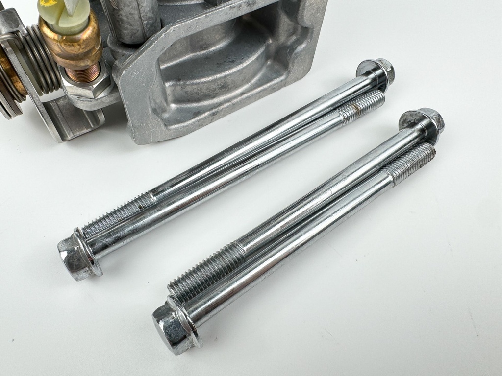 2005 Suzuki 60 HP 4 Stroke Outboard Throttle Body Assembly 13300-99E10 OEM