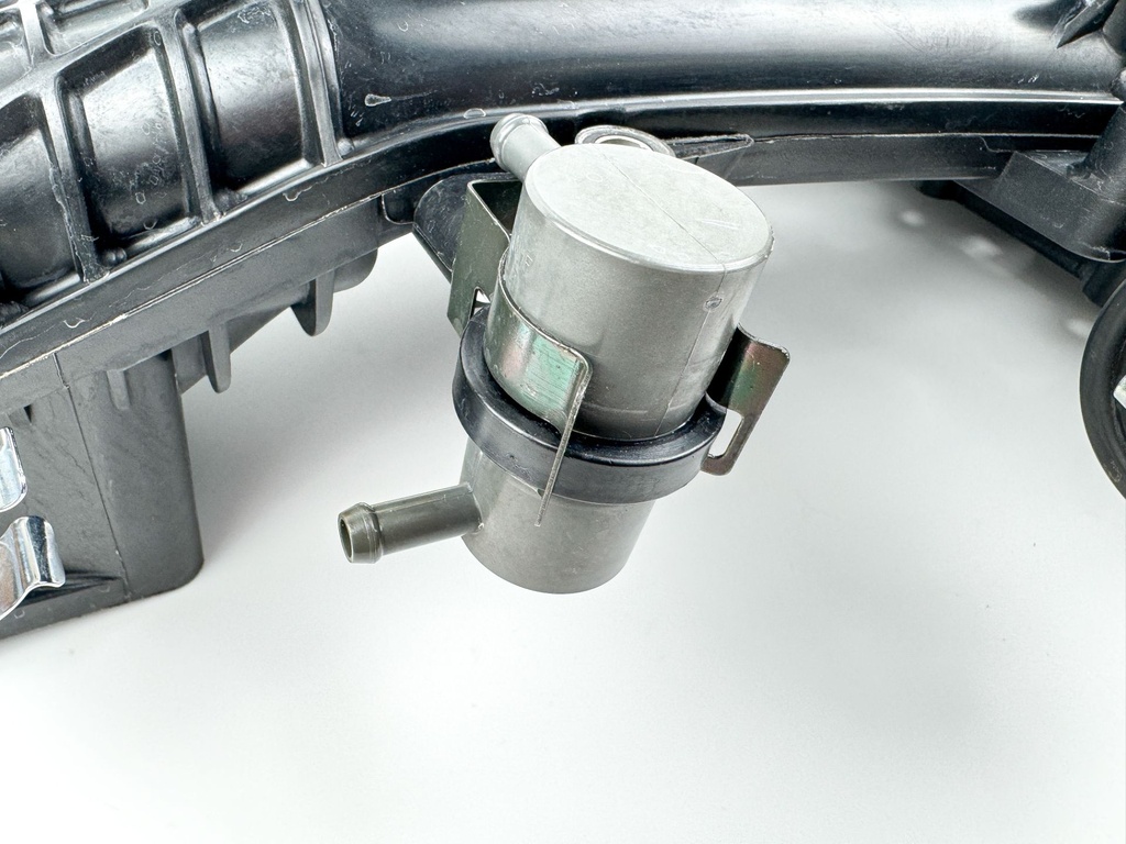 2005 Suzuki 60 HP 4 Stroke Outboard Intake Manifold 13110-99E10 OEM