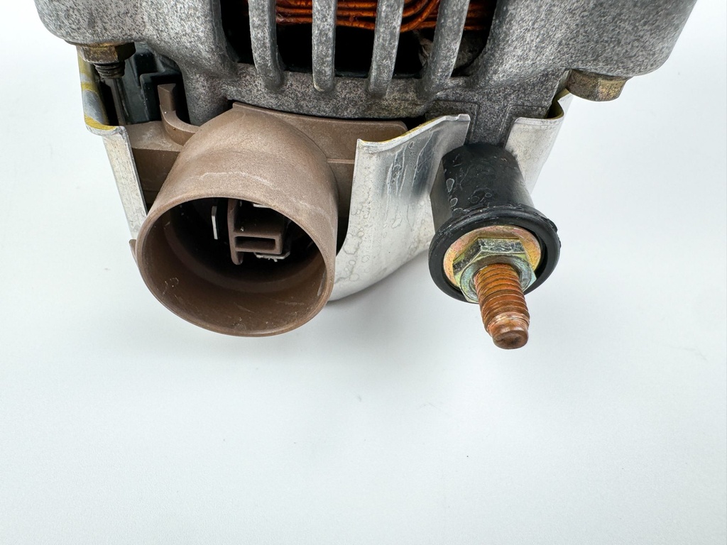 2000 Mercury 200 HP 2 Stroke Outboard Alternator 828506 OEM