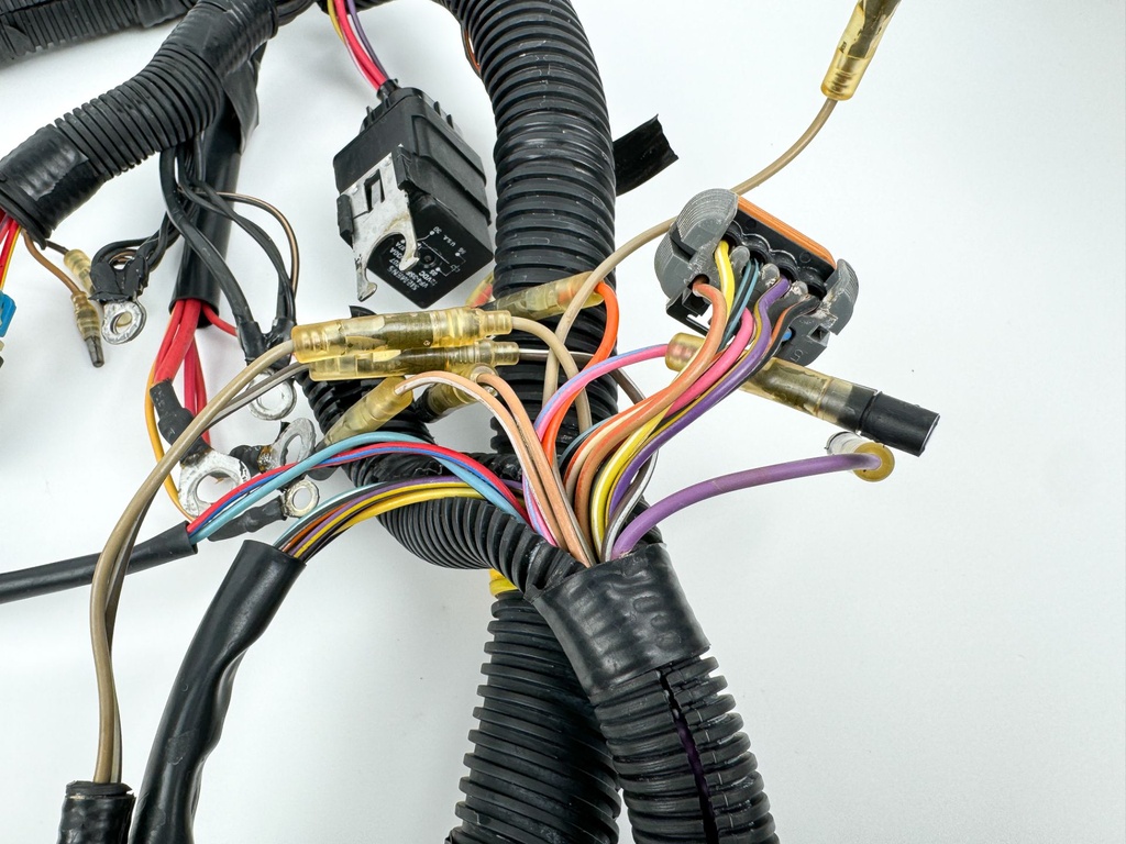 2000 Mercury 200 HP 2 Stroke Outboard Engine Wire Harness 858367T1 OEM