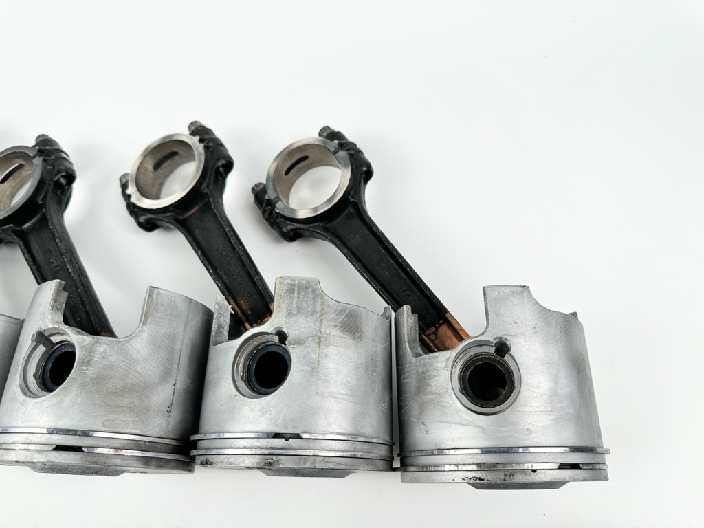 2000 Mercury 200 HP 2 Stroke Outboard Piston & Connecting Rod Set 859297T2 OEM