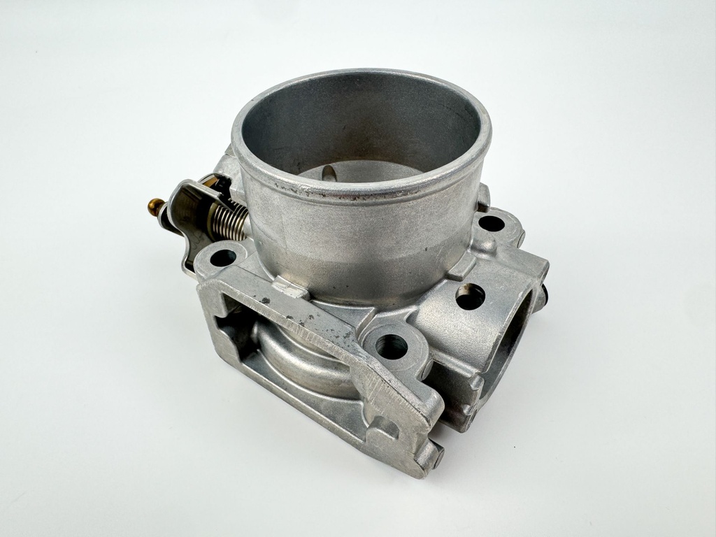 2005 Suzuki 140 HP 4 Stroke Outboard Throttle Body Assembly 13300-90J00 OEM