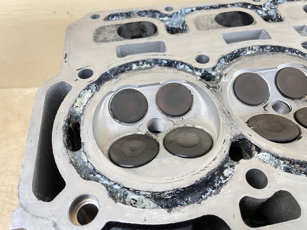 2004 Mercury 75HP 4 Stroke Outboard Cylinder Head Assembly 804109T4