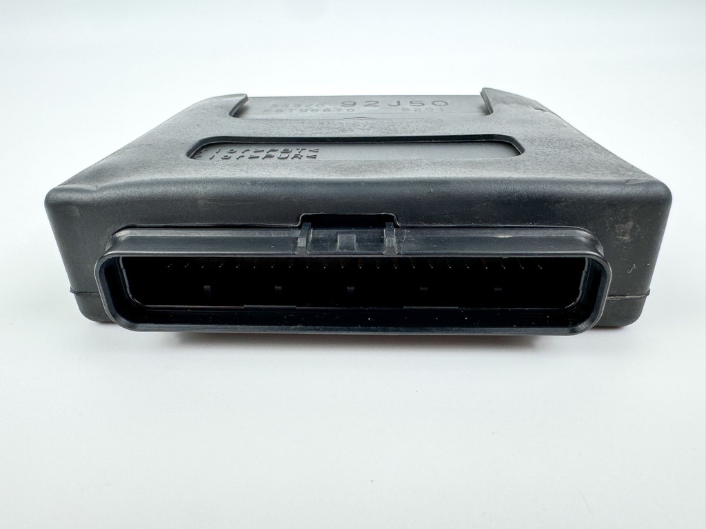 2005 Suzuki 140 HP 4 Stroke Outboard Engine Control Unit ECU 33920-92J54 OEM