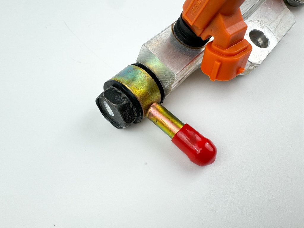 2005 Suzuki 140 HP 4 Stroke Outboard Fuel Injector Set W/ Rail 15710-65D00 OEM