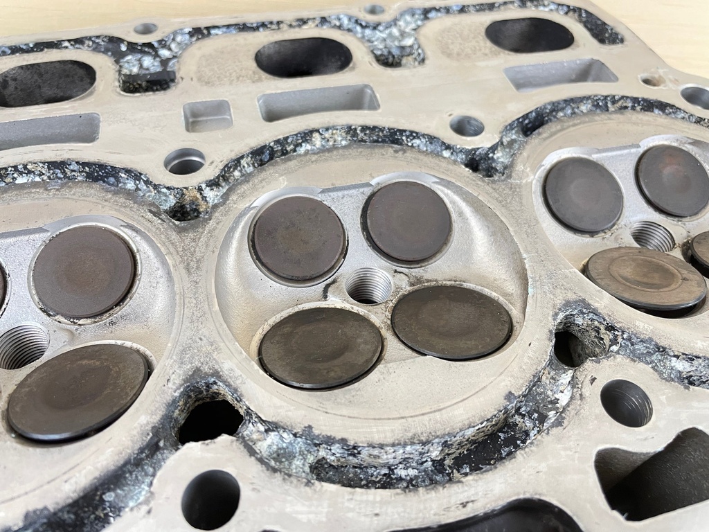 2004 Mercury 75HP 4 Stroke Outboard Cylinder Head Assembly 804109T4