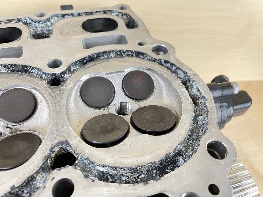 2004 Mercury 75HP 4 Stroke Outboard Cylinder Head Assembly 804109T4