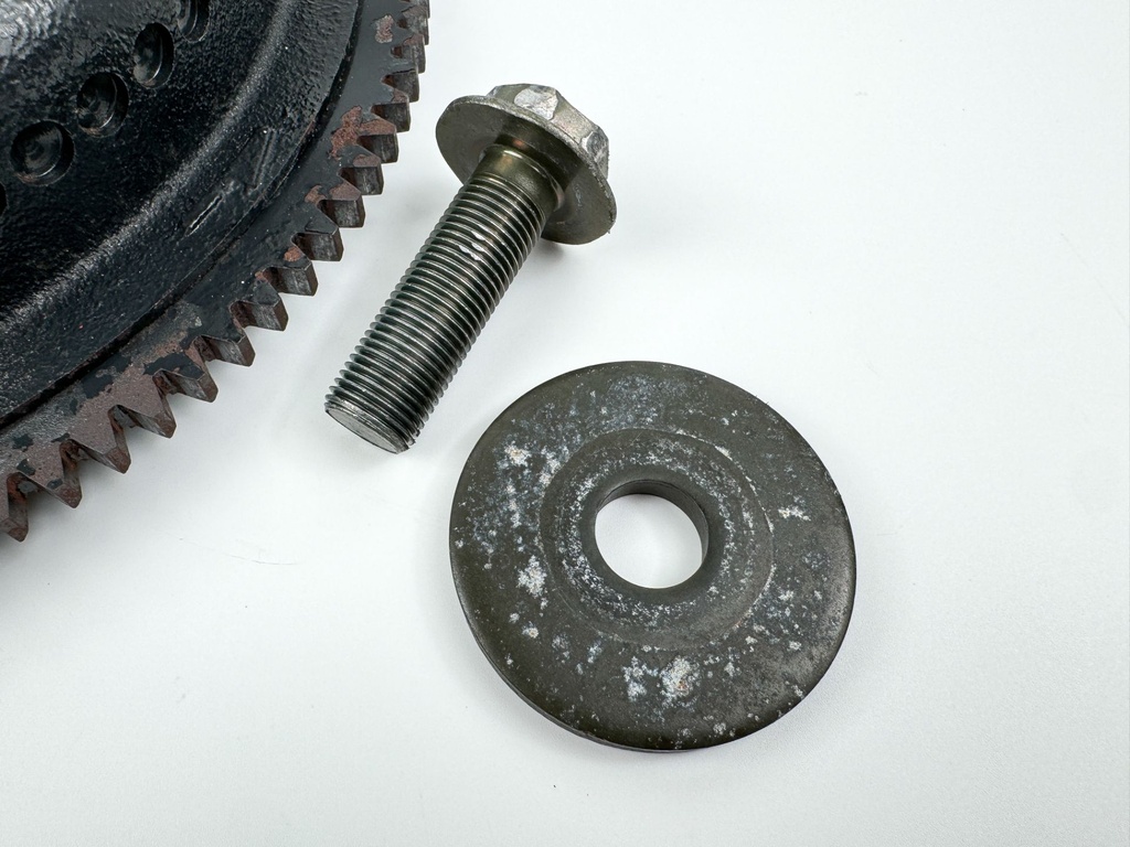 2005 Suzuki 140 HP 4 Stroke Outboard Flywheel 32102-92J10 OEM