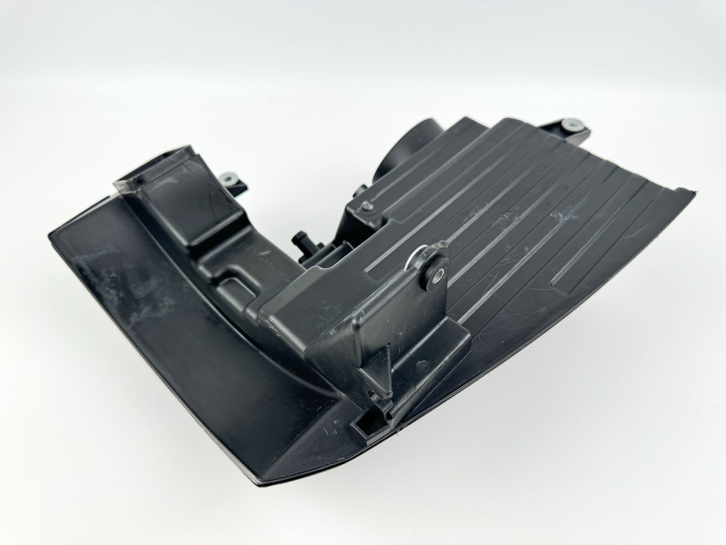 2005 Suzuki 140 HP 4 Stroke Outboard Intake Air Silencer Assembly 13810-90J01 OEM