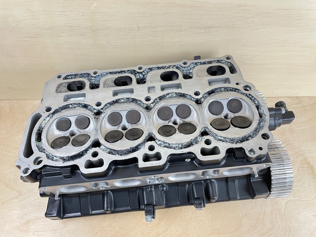 2004 Mercury 75HP 4 Stroke Outboard Cylinder Head Assembly 804109T4