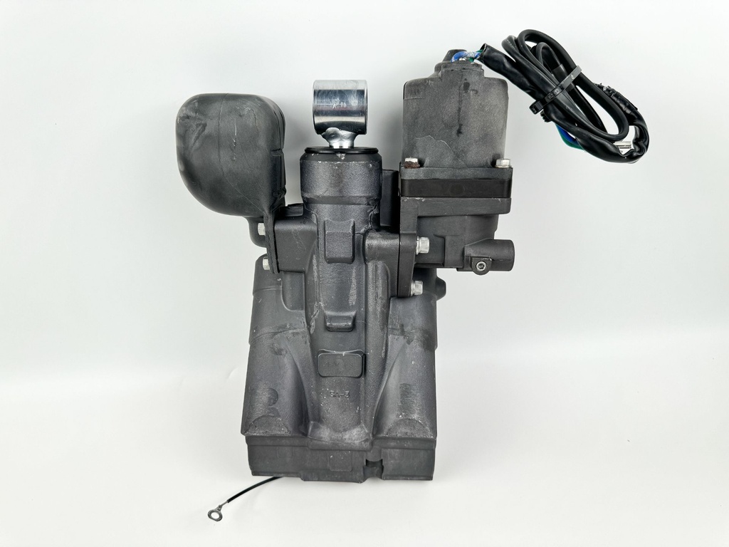 2002-2011 Suzuki DF140 140HP 4 Stroke Outboard Power Trim Tilt Unit Great Condition