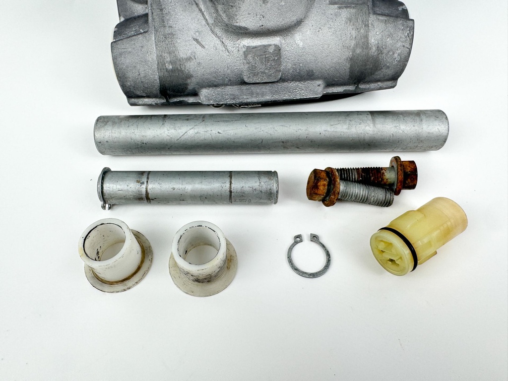 2002-2011 Suzuki DF140 140HP 4 Stroke Outboard Power Trim Tilt Unit Great Condition