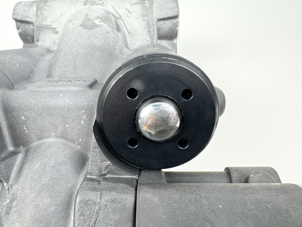 2002-2011 Suzuki DF140 140HP 4 Stroke Outboard Power Trim Tilt Unit Great Condition