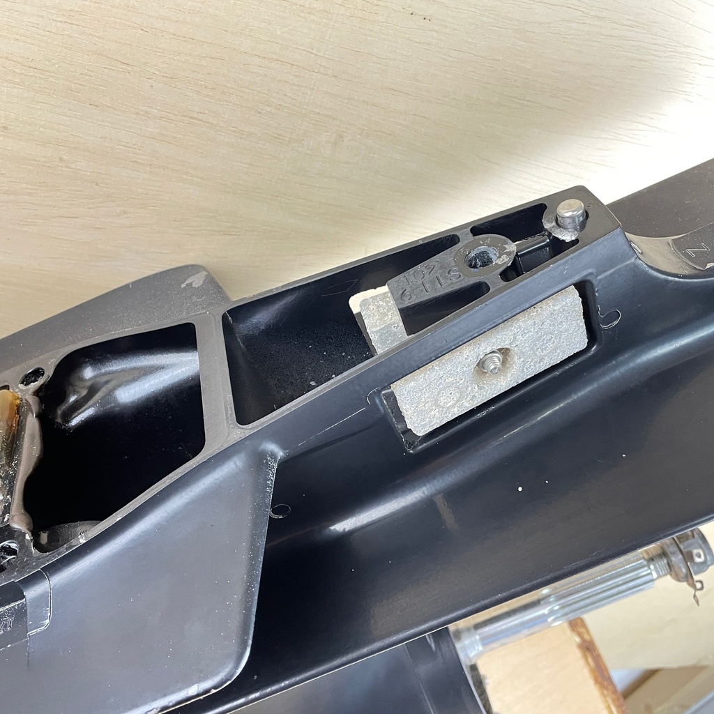 2004 Mercury 75HP 4 Stroke Outboard 20" L Lower Unit Gear Case 2.33:1 888845T03 