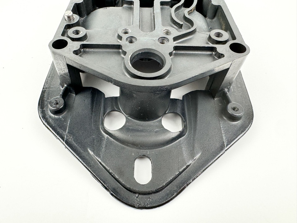 2003 Mercury 40 HP 2 Stroke Outboard Exhaust Plate Guide 821439T4 OEM