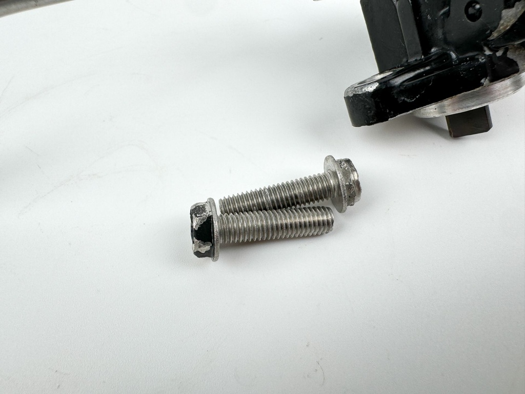 2003 Mercury 40 HP 2 Stroke Outboard Oil Pump 818902A2 OEM