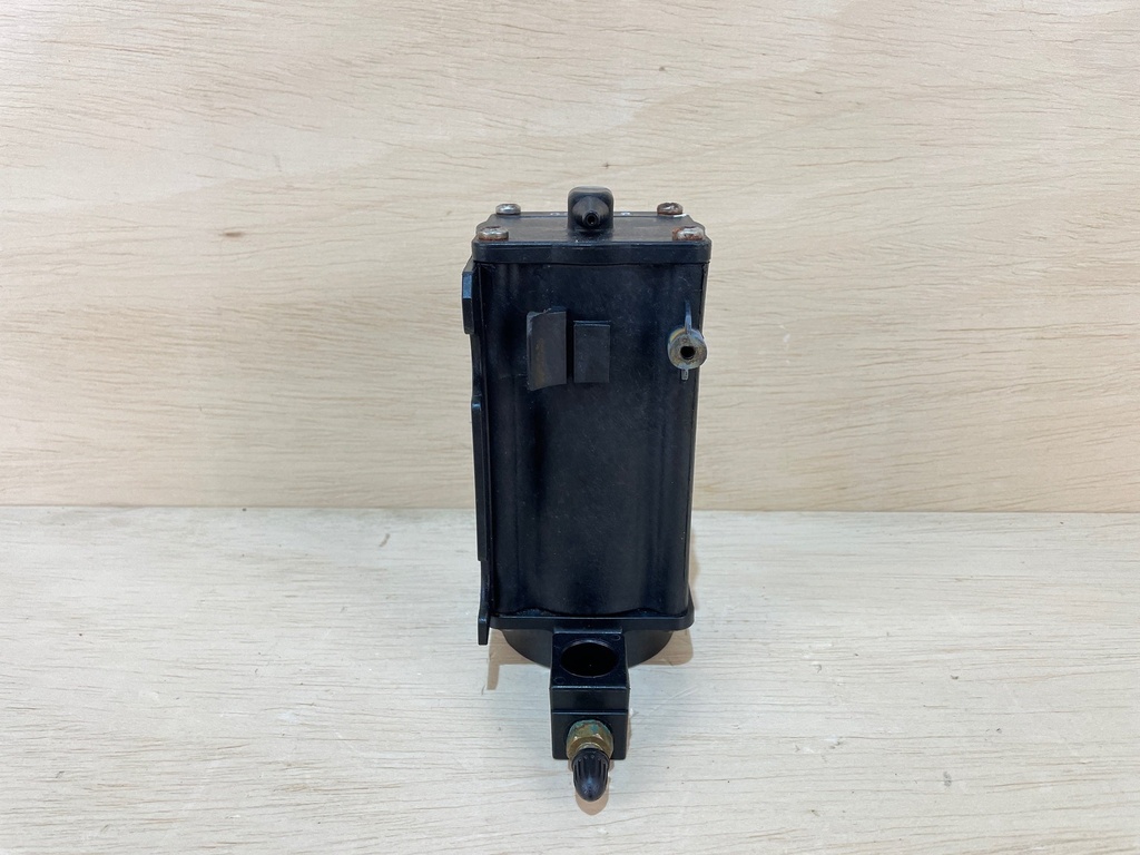 Evinrude Etec Carter Fuel Pump Assembly Vapor Separator Tank VST - Housing
